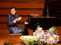 12月20日彩乐园国际艺术家裘元朴武音献上超凡绝伦的演出 